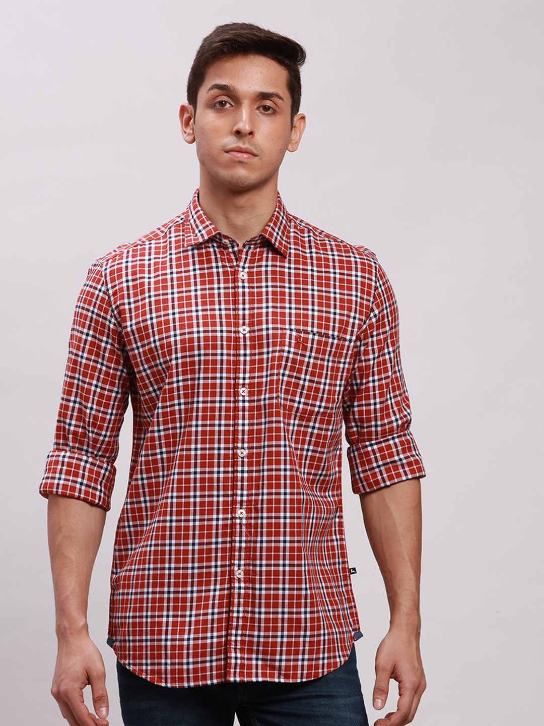 

Parx Men Slim Fit Opaque Checked Spread Collar Casual Shirt, Red