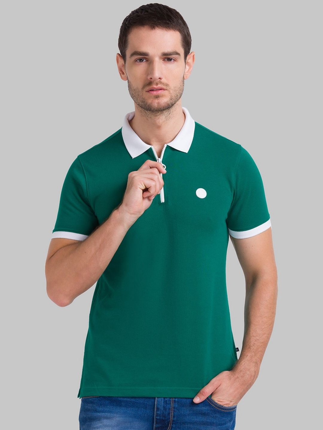 

Parx Men Solid Polo Collar T-shirt, Green