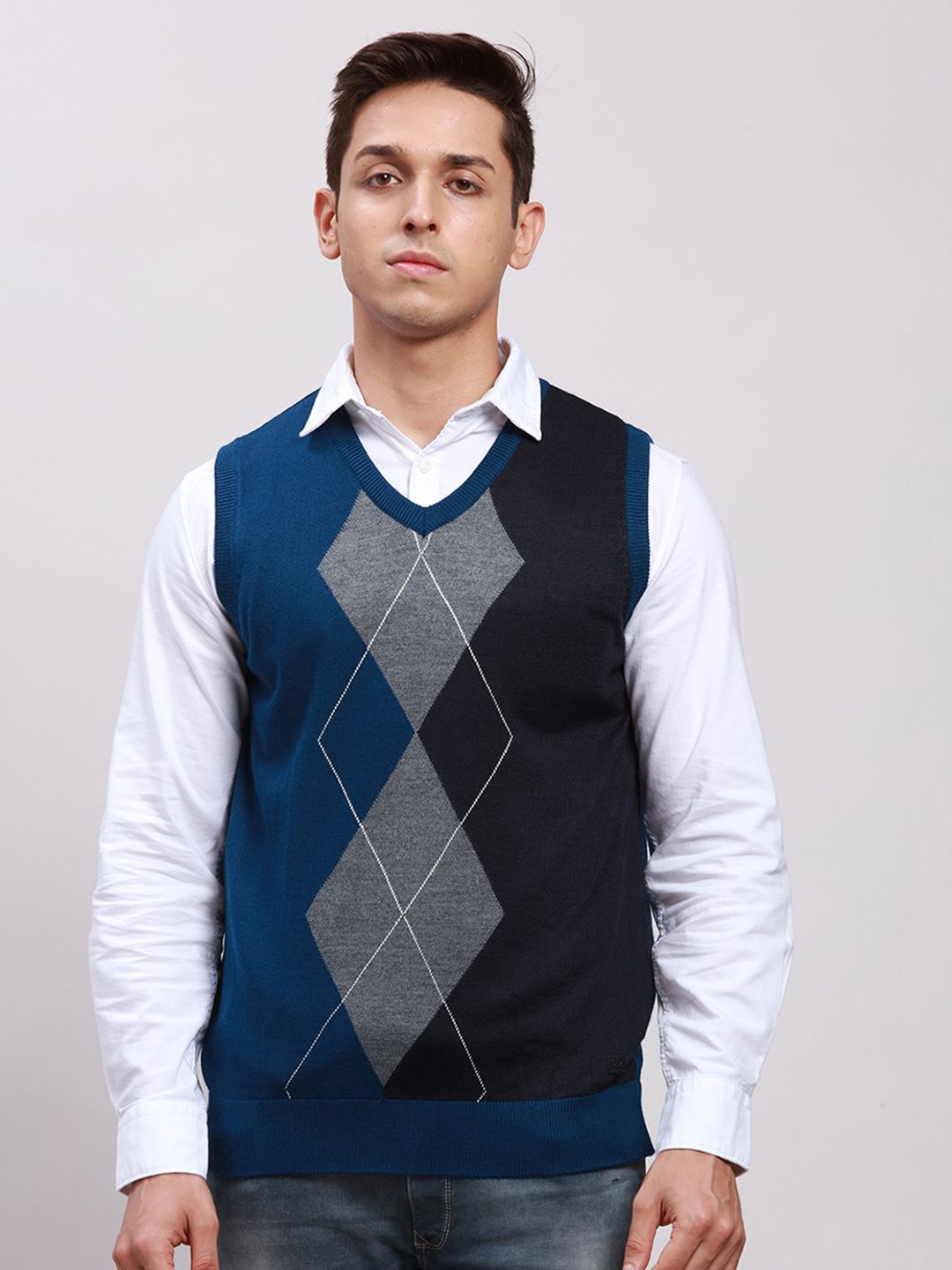 

Parx Men Argyle Printed Sweater Vest, Blue