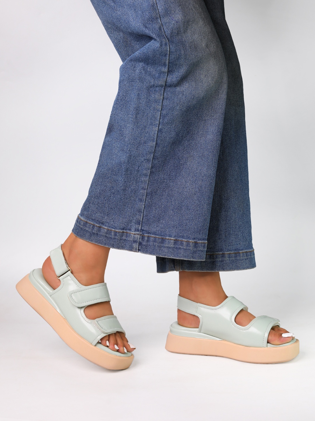 

Monrow Open Toe Flatform Heels, Green