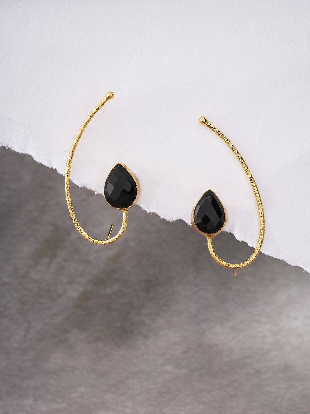 

EL REGALO Contemporary Ear Cuff Earrings, Black