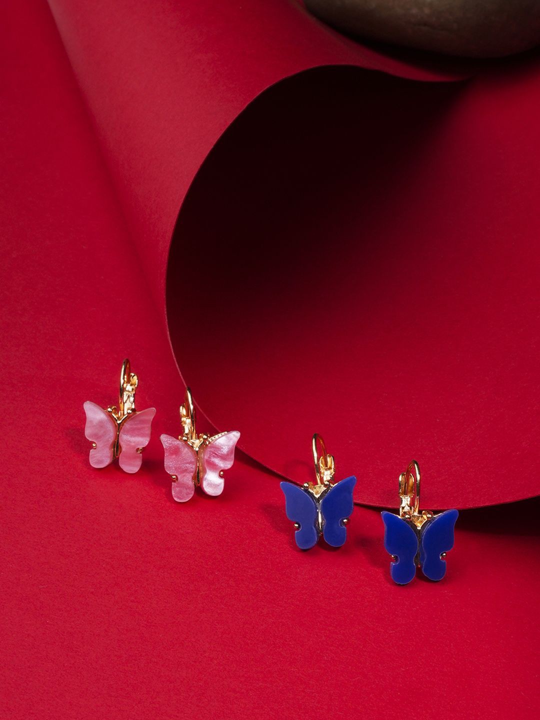 

EL REGALO Contemporary Studs Earrings, Gold