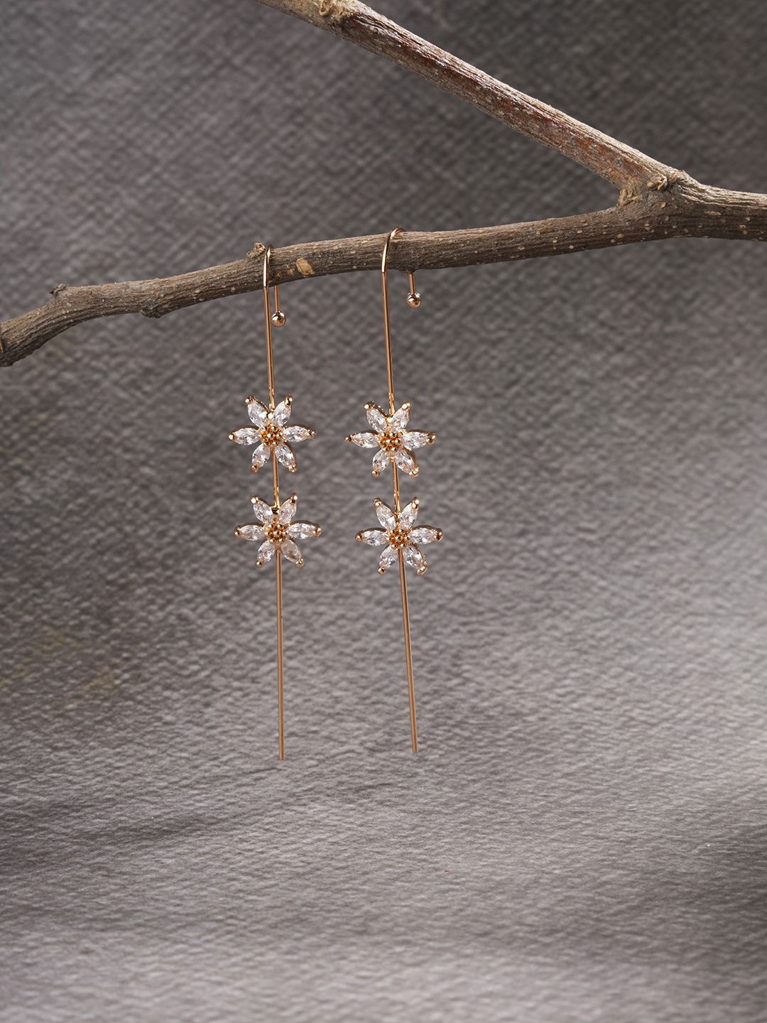 

EL REGALO Floral Shaped Ear Cuff Earrings, Gold