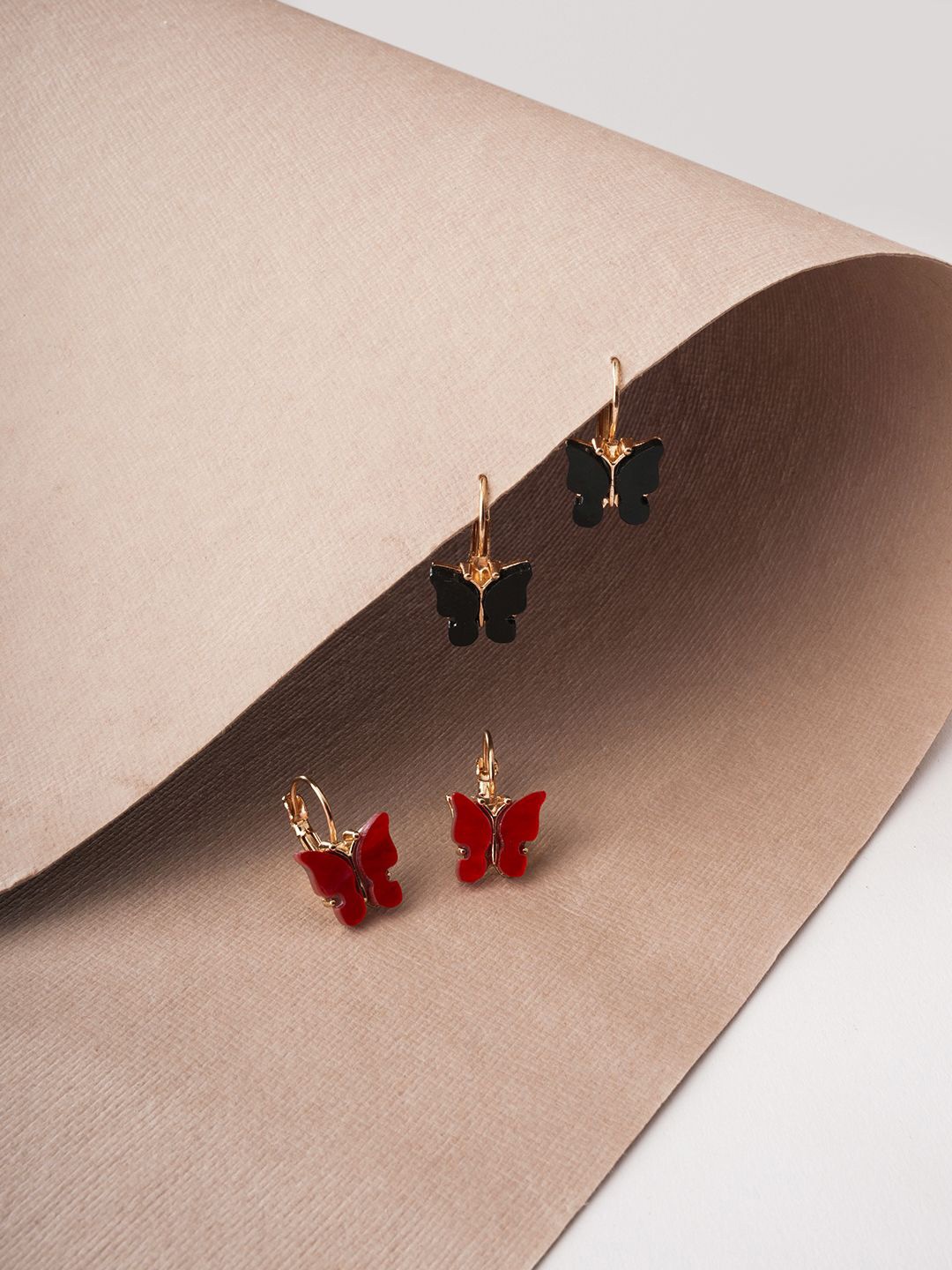 

EL REGALO Pack of 2 Hoop Earrings, Gold