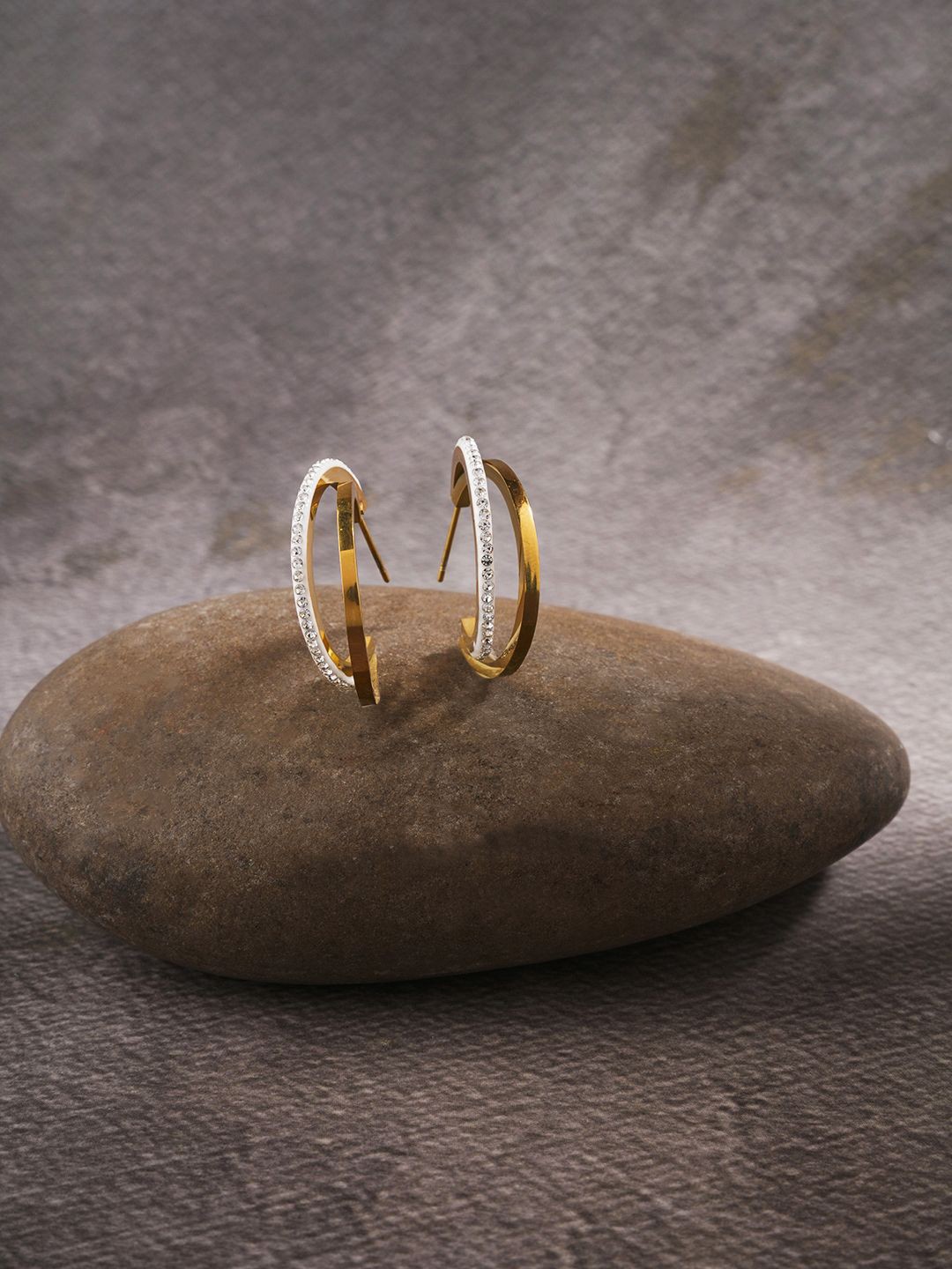 

EL REGALO Oxidised Half Hoop Earrings, Gold