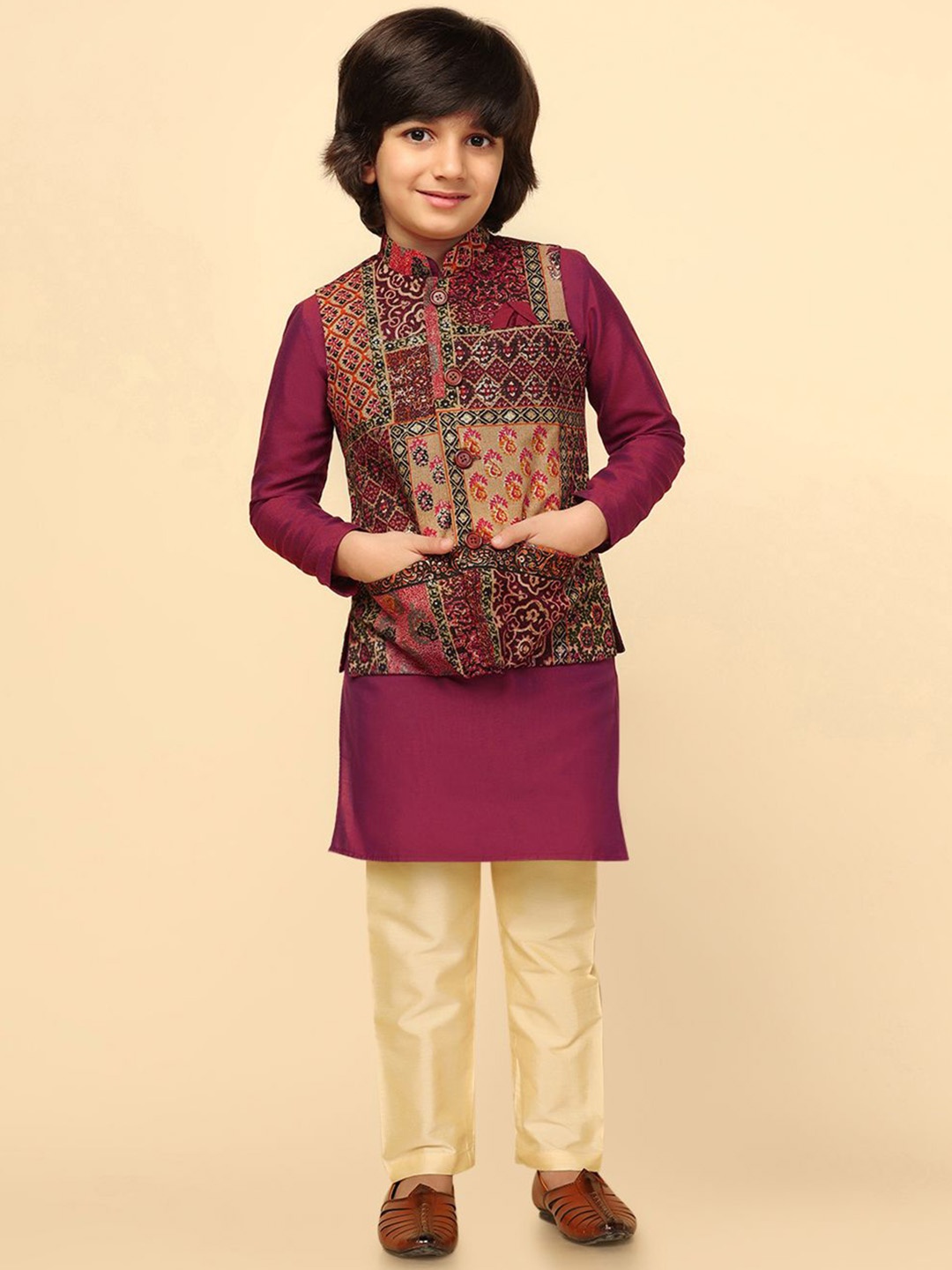 

KISAH Boys Mandarin Collar Regular Kurta with Pyjamas & Nehru Jacket, Maroon