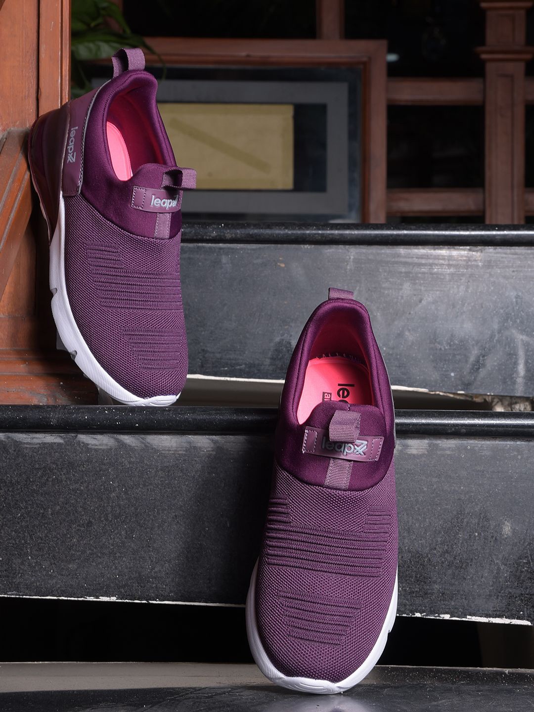 

Liberty Women Walking Shoes, Purple