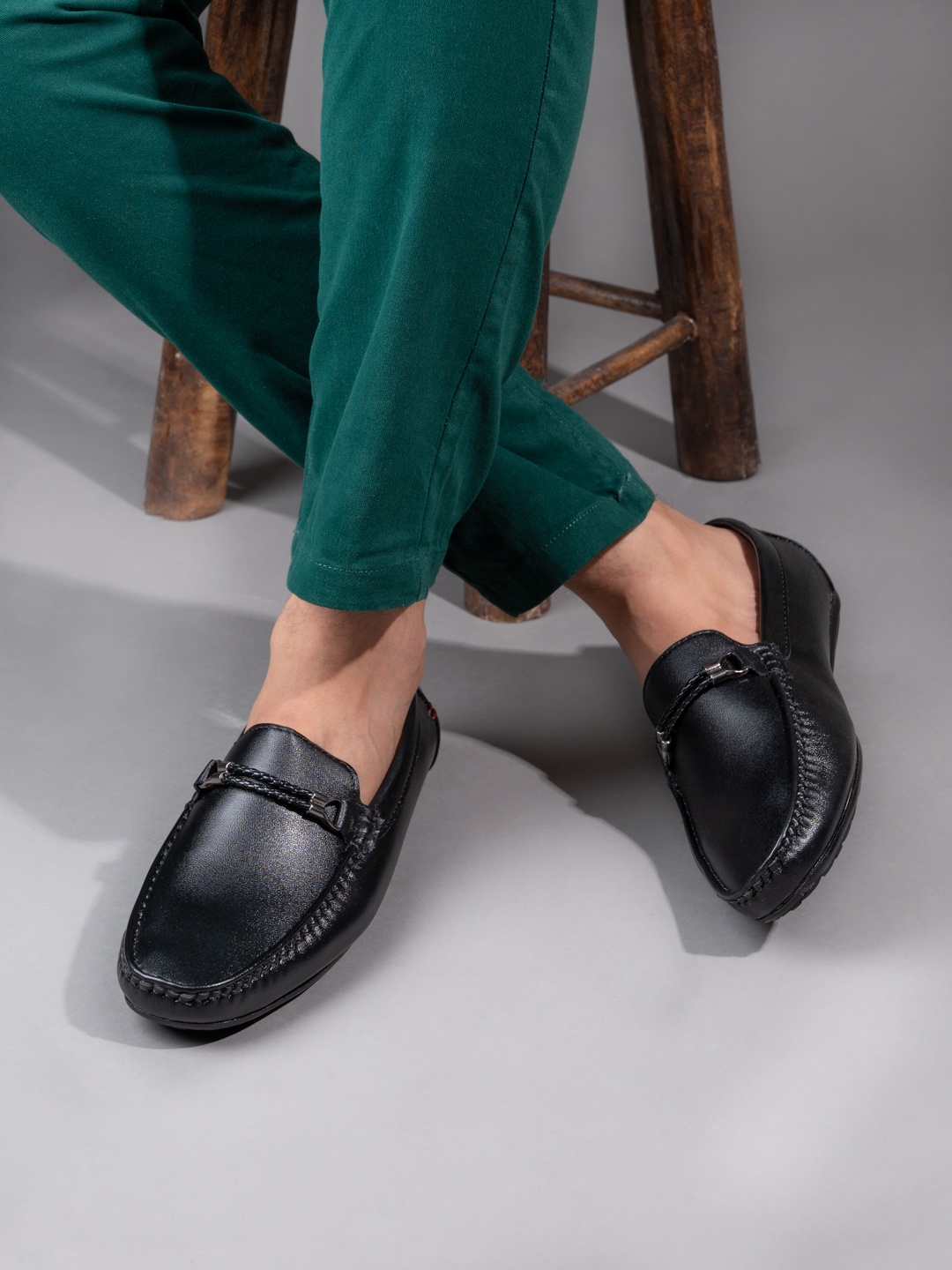 

Alberto Torresi Men Wide Square Toe Slip-On Lightweight Horsebit Loafers, Black