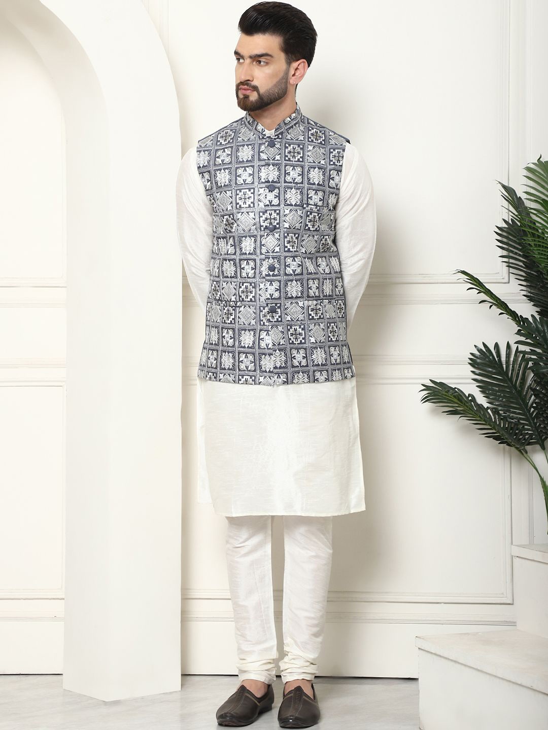 

SOJANYA Embroidered Regular Kurta with Churidar & Nehru Jacket, Cream