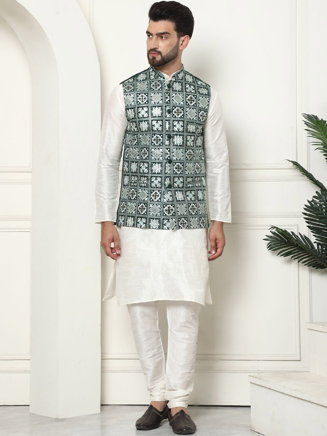 

SOJANYA Mandarin Collar Silk Cotton Kurta With Churidar & Embroidered Nehru Jacket, Cream