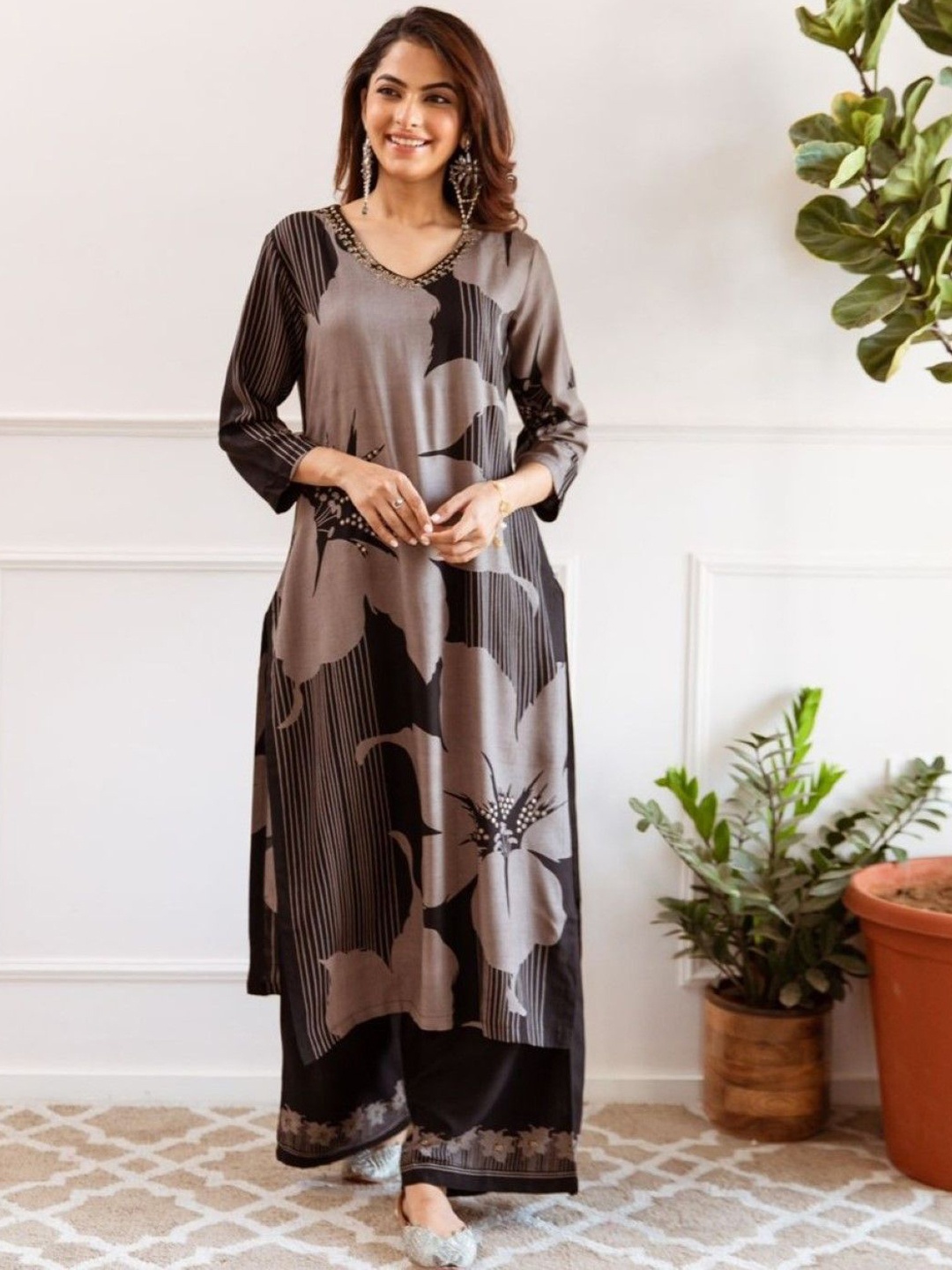 

AUTUMN LANE Jagdeep Floral Printed Thread Work Pure Cotton A-Line Kurta With Palazzos, Grey