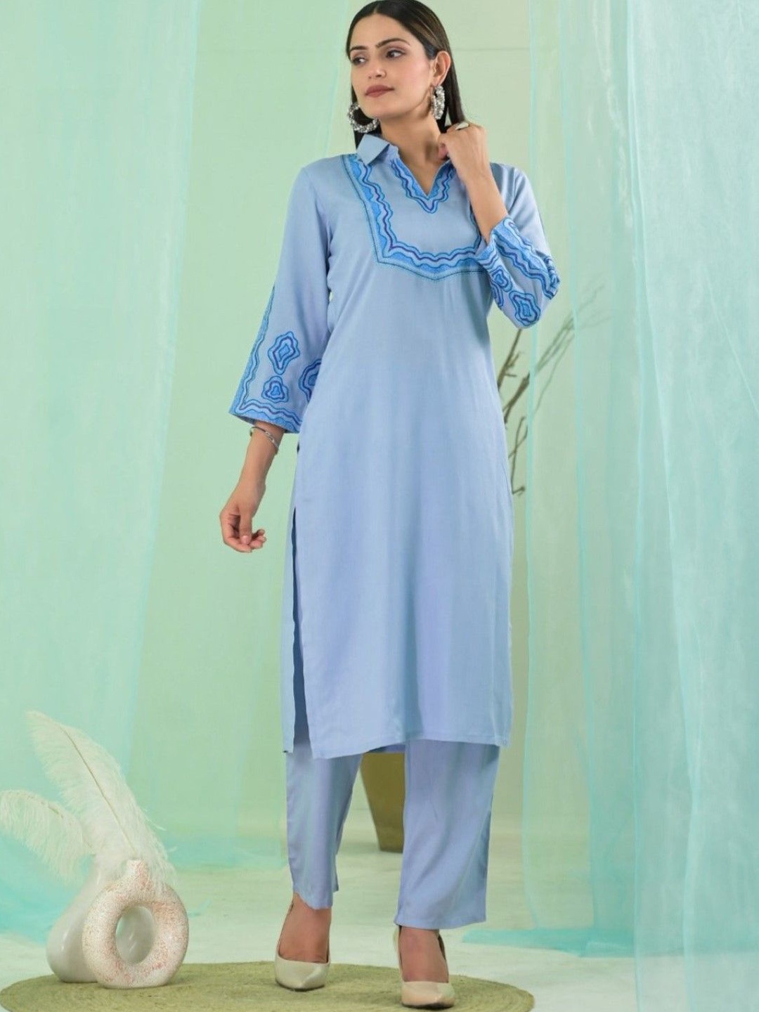 

AUTUMN LANE Vartika Floral Yoke Design Shirt Collar Regular Straight Kurta With Trousers, Blue