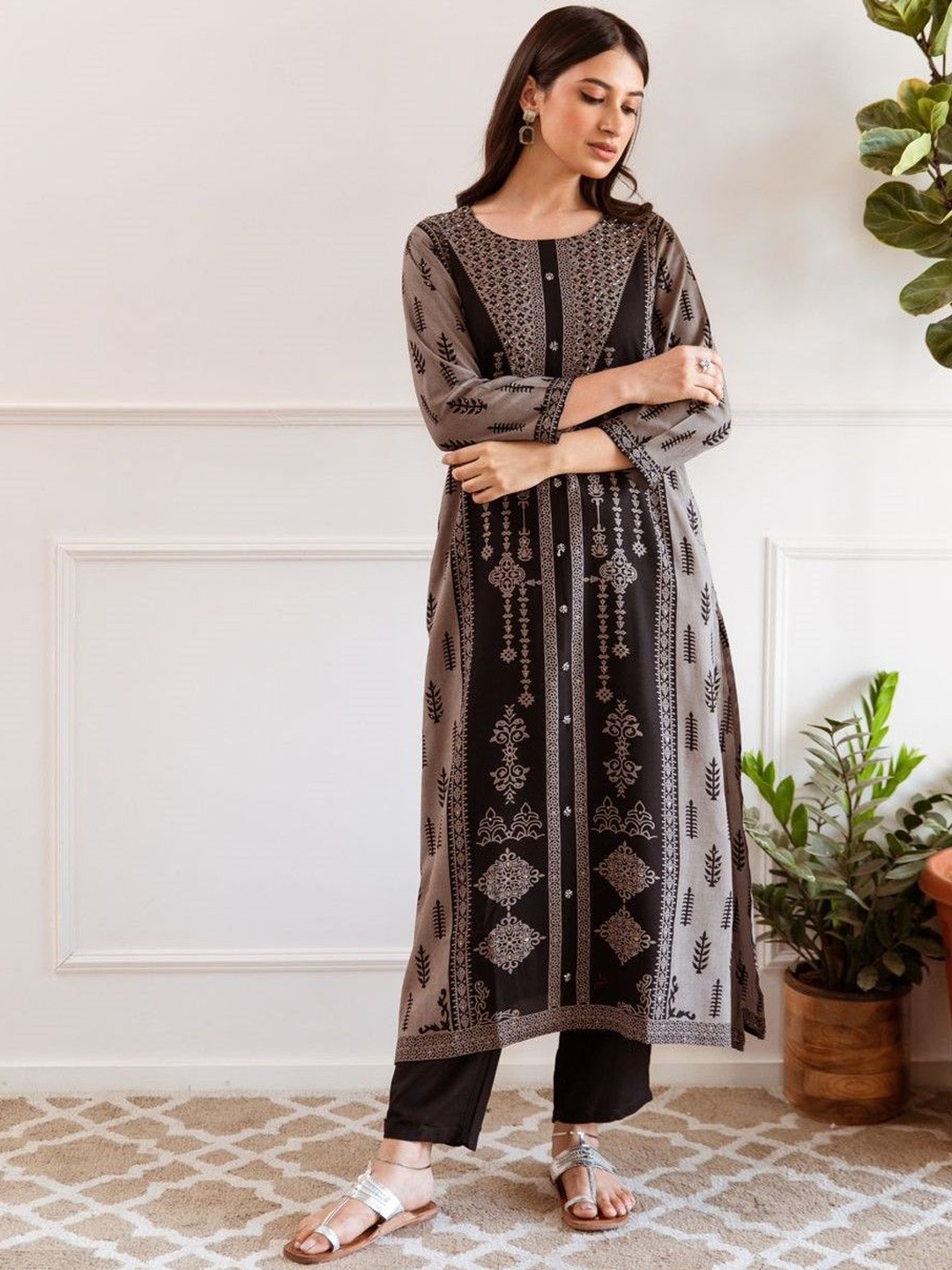 

AUTUMN LANE Jagdeep Onyx Floral Printed Regular Pure Cotton A-Line Kurta With Trousers, Grey