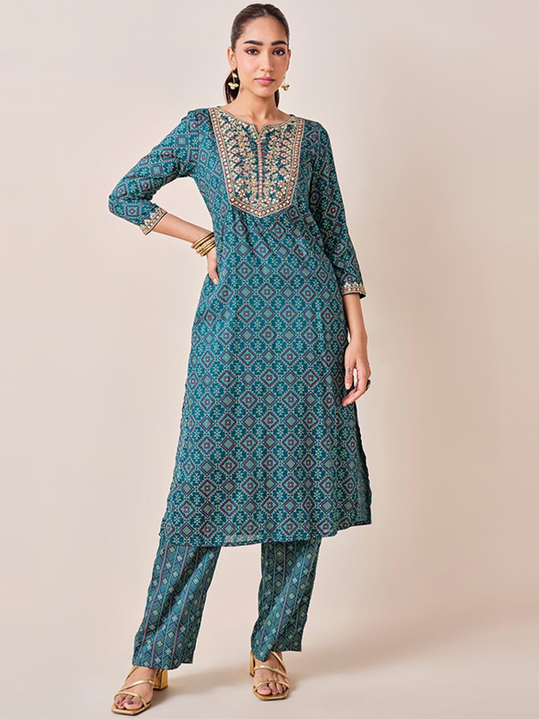 

Global Desi Geometric Printed Thread Work Straight Kurta With Trouser, Teal