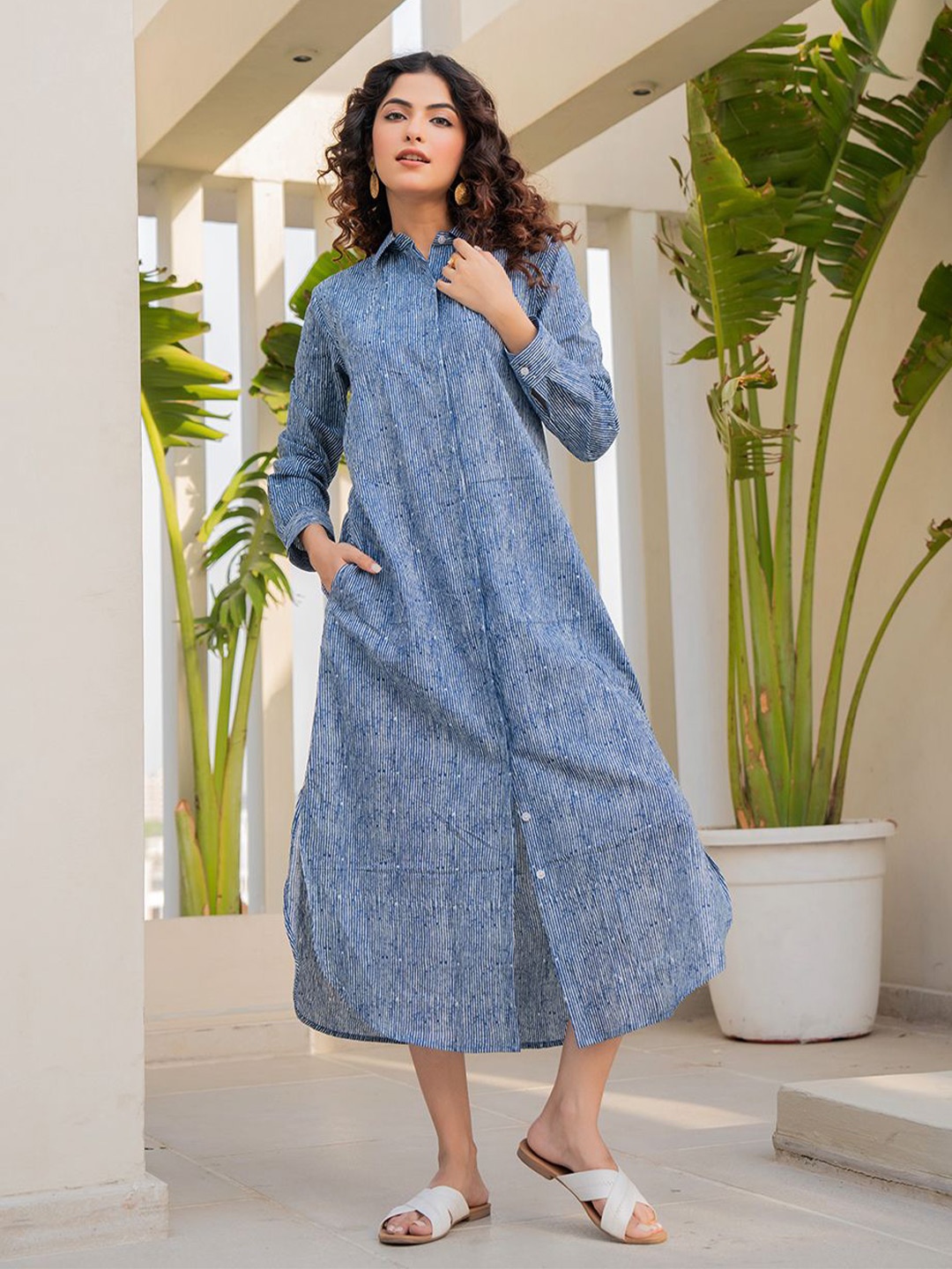 

FEATHERS CLOSET Printed Shirt Midi Dress, Blue