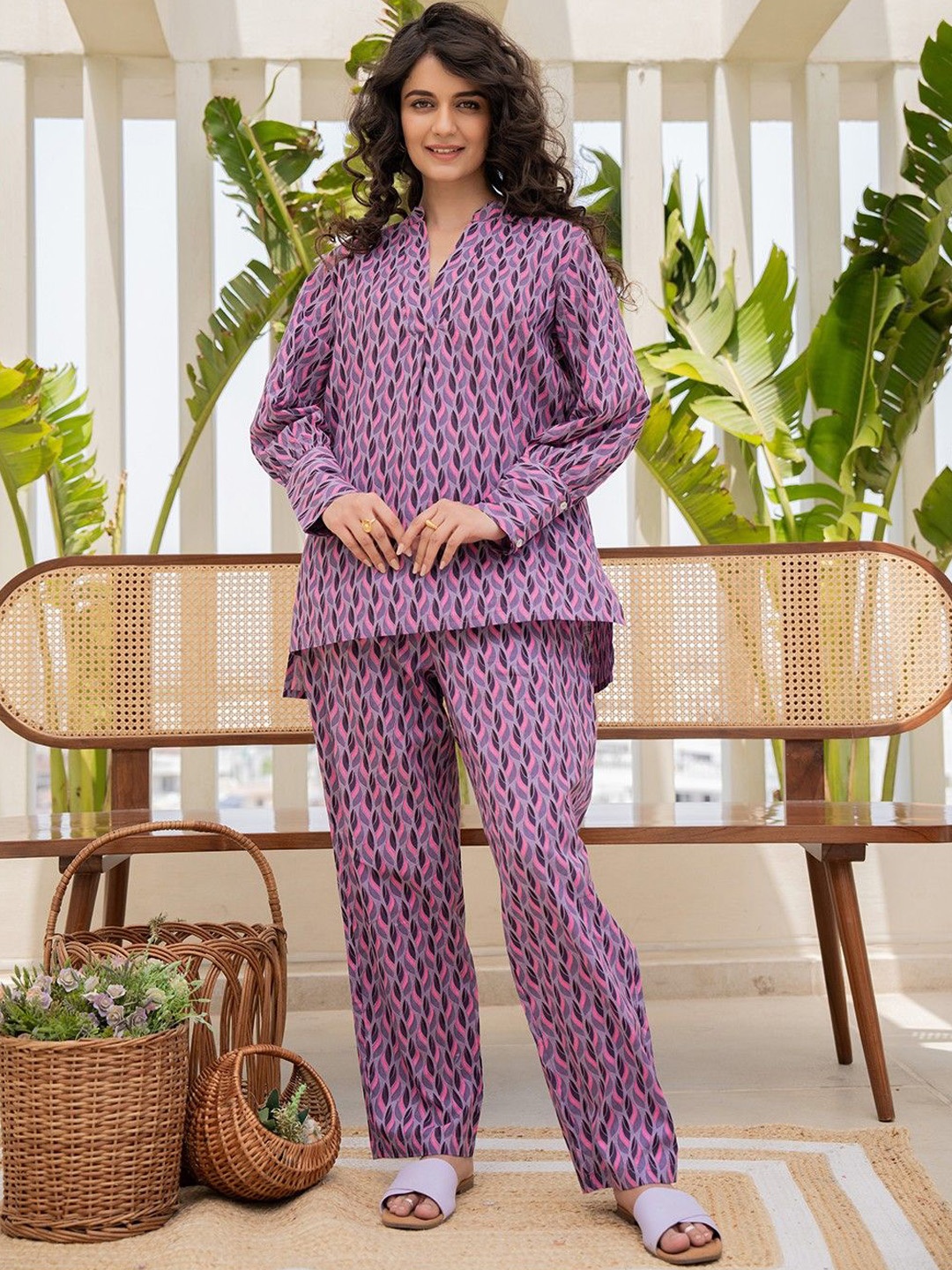 

FEATHERS CLOSET Floral Printed Pure Cotton Mandarin Neck Top With Pyjamas, Pink