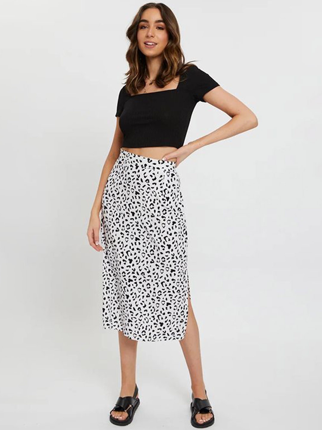 

StyleCast x Revolte Printed Flared Midi Skirt, White