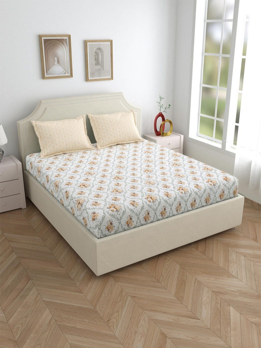 

Salona Bichona Brown Floral Cotton Fitted 144 TC King Bedsheet with 2 Pillow Covers