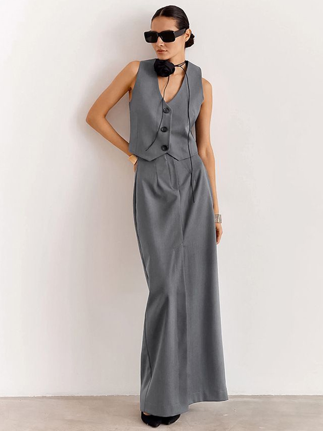 

MIAKEE V-Neck Sleeveless Top With Skirt, Grey