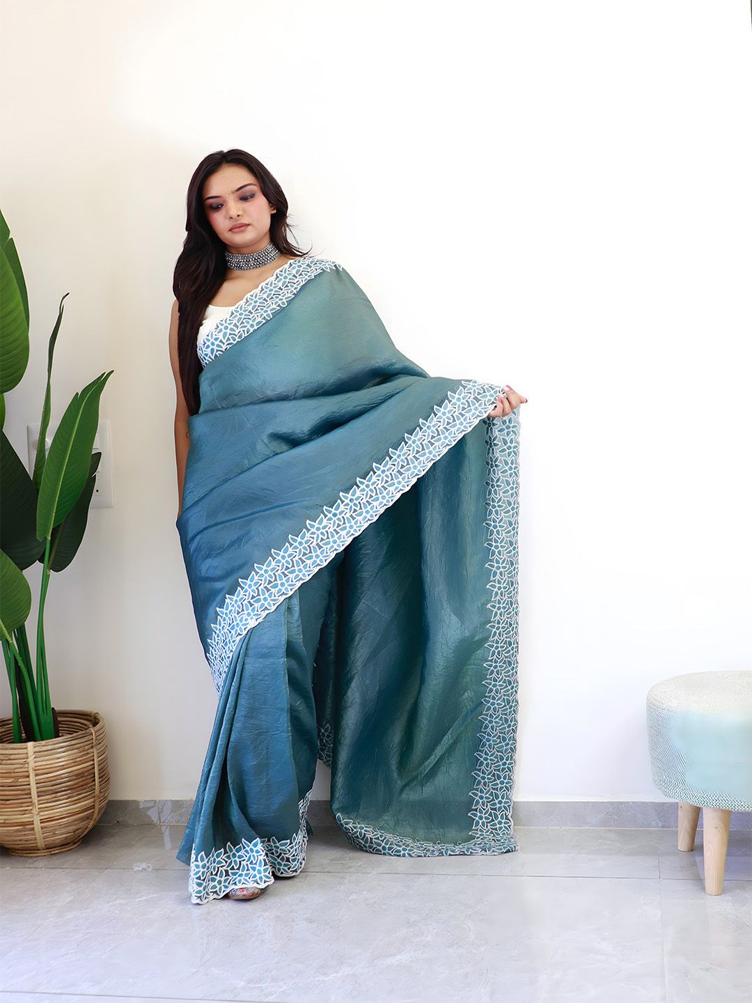 

Anouk Embroidered Tissue Saree, Teal