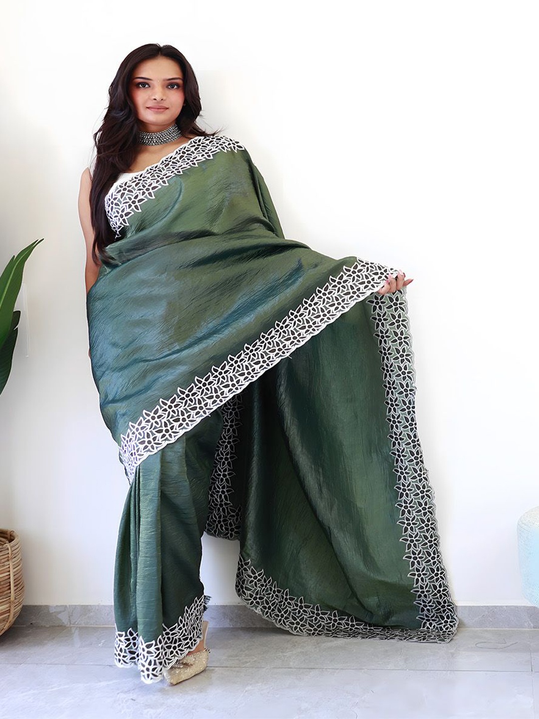 

Anouk Embroidered Tissue Saree, Green