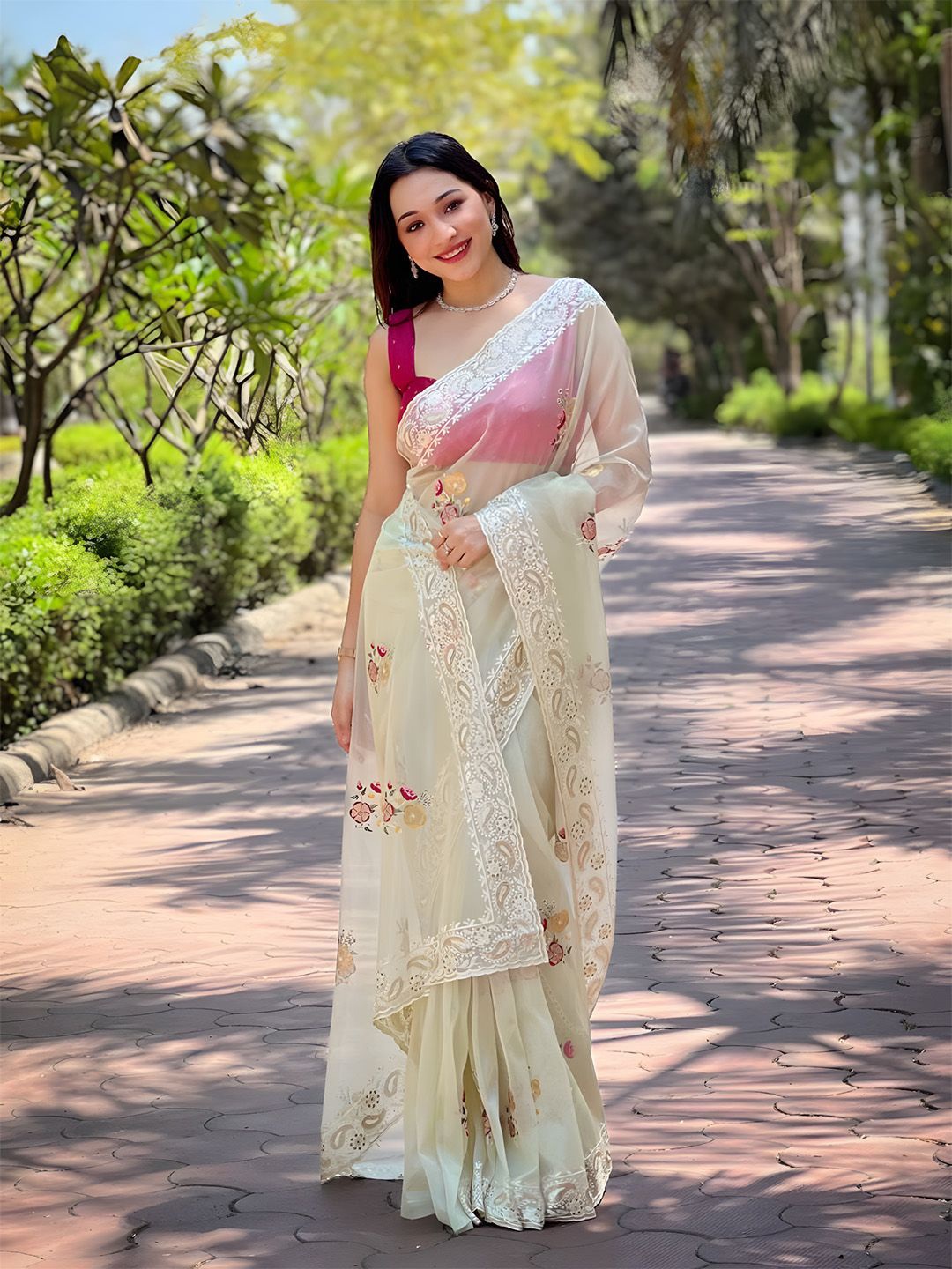 

Anouk Embroidered Border Floral Embellished Saree, Yellow