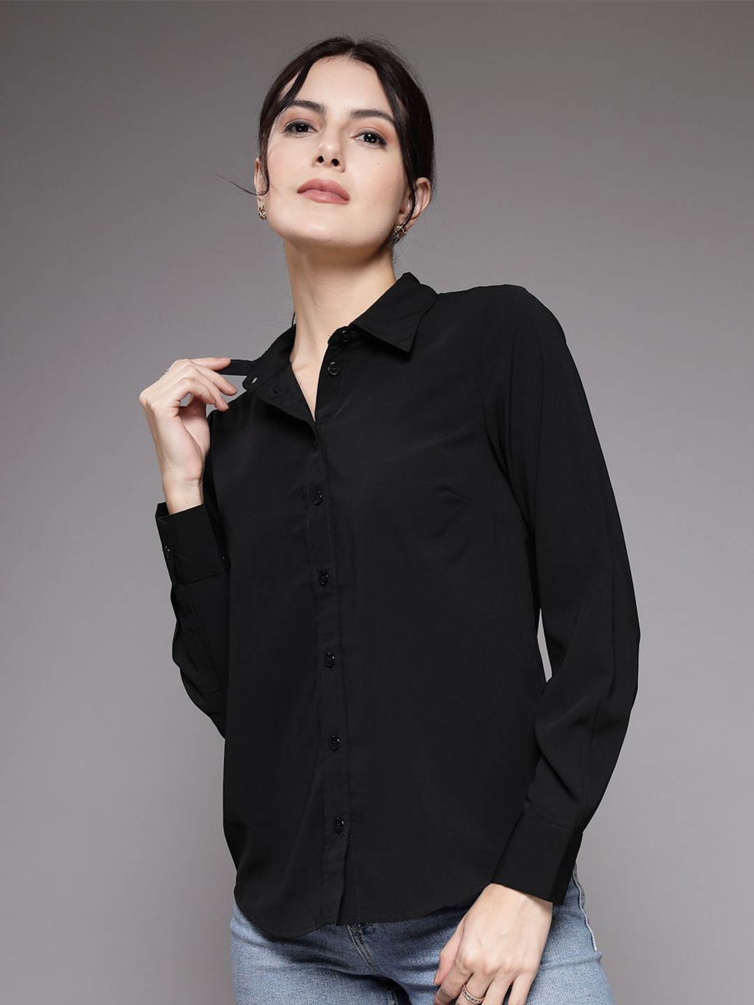 

The Roadster Lifestyle Co. Women Classic Solid Spread Collar Shirt, Black