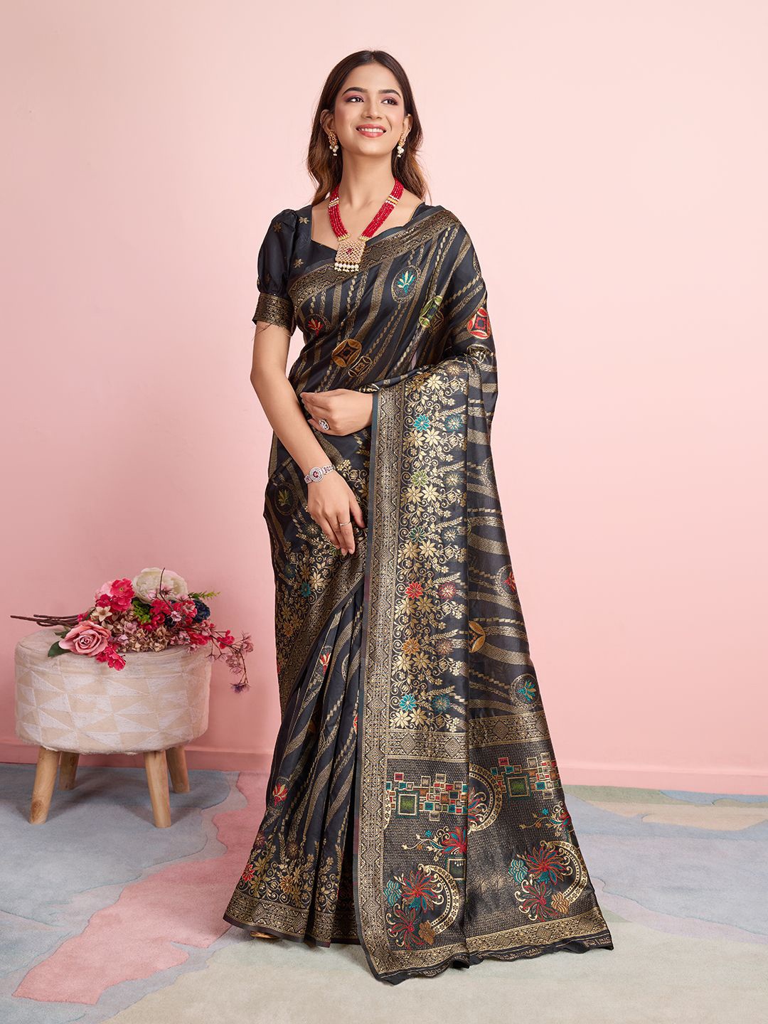 

RICH & ROMAN Woven Design Zari Banarasi Pure Silk Saree, Black