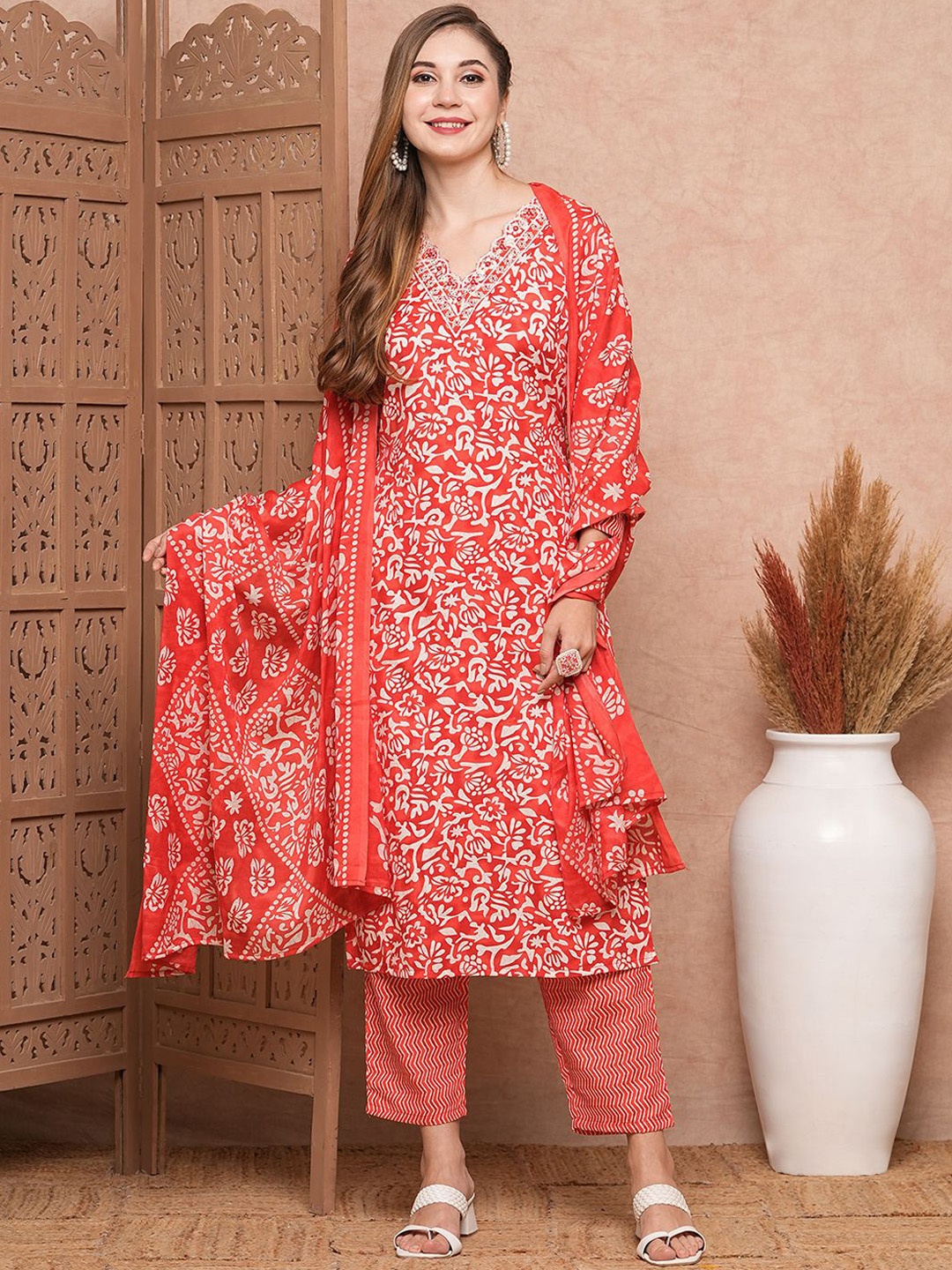 

FASHOR Floral Printed Mirror Work Straight Kurta With Trousers & Dupatta, Red
