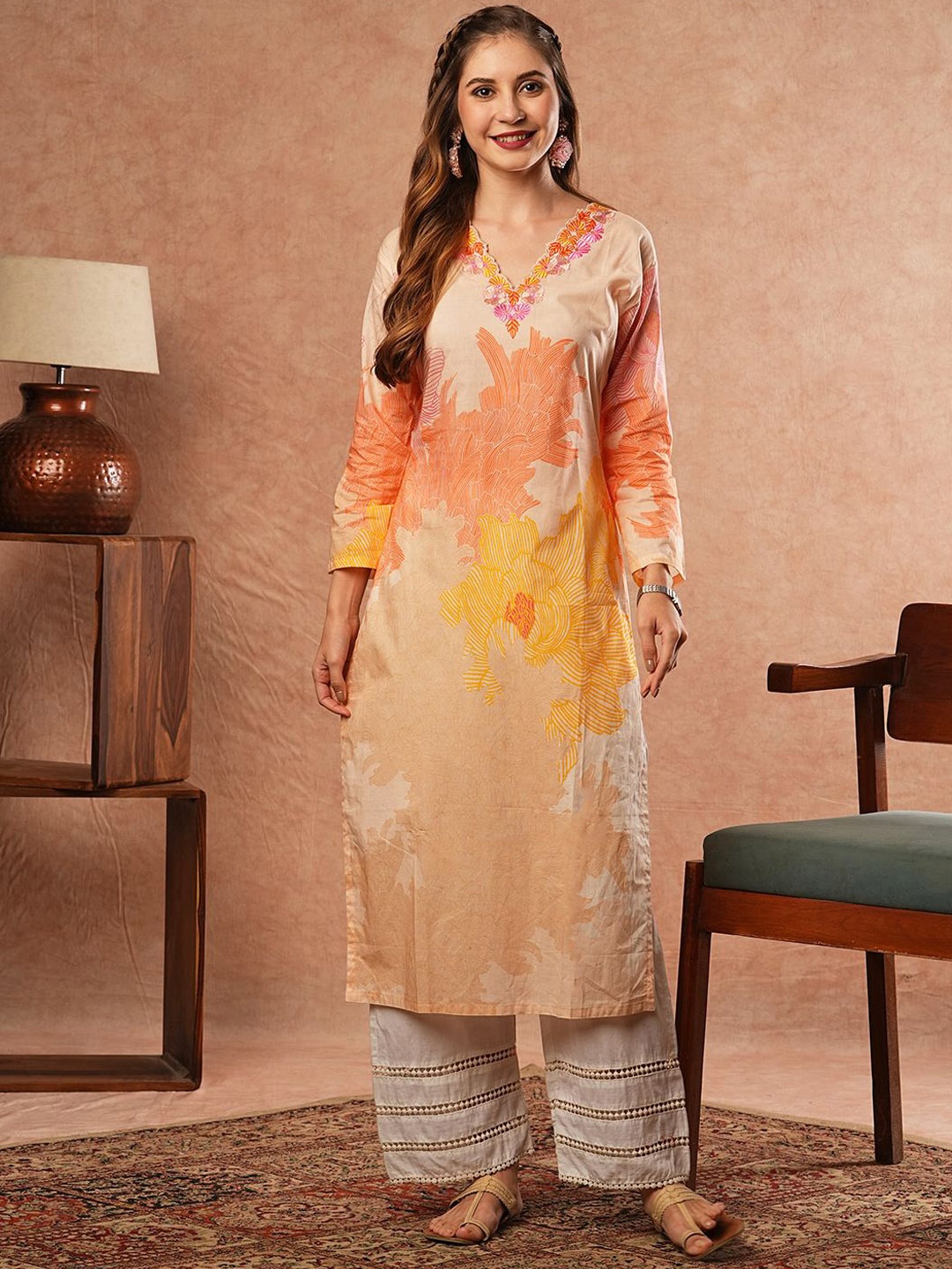 

FASHOR Floral Printed Thread Work V-Neck Cotton Straight Kurta, Peach