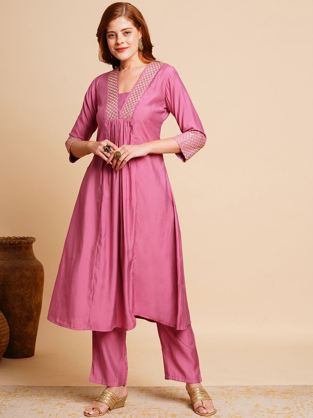 

FASHOR Pleated A-Line Sequined Kurta With Trousers, Mauve