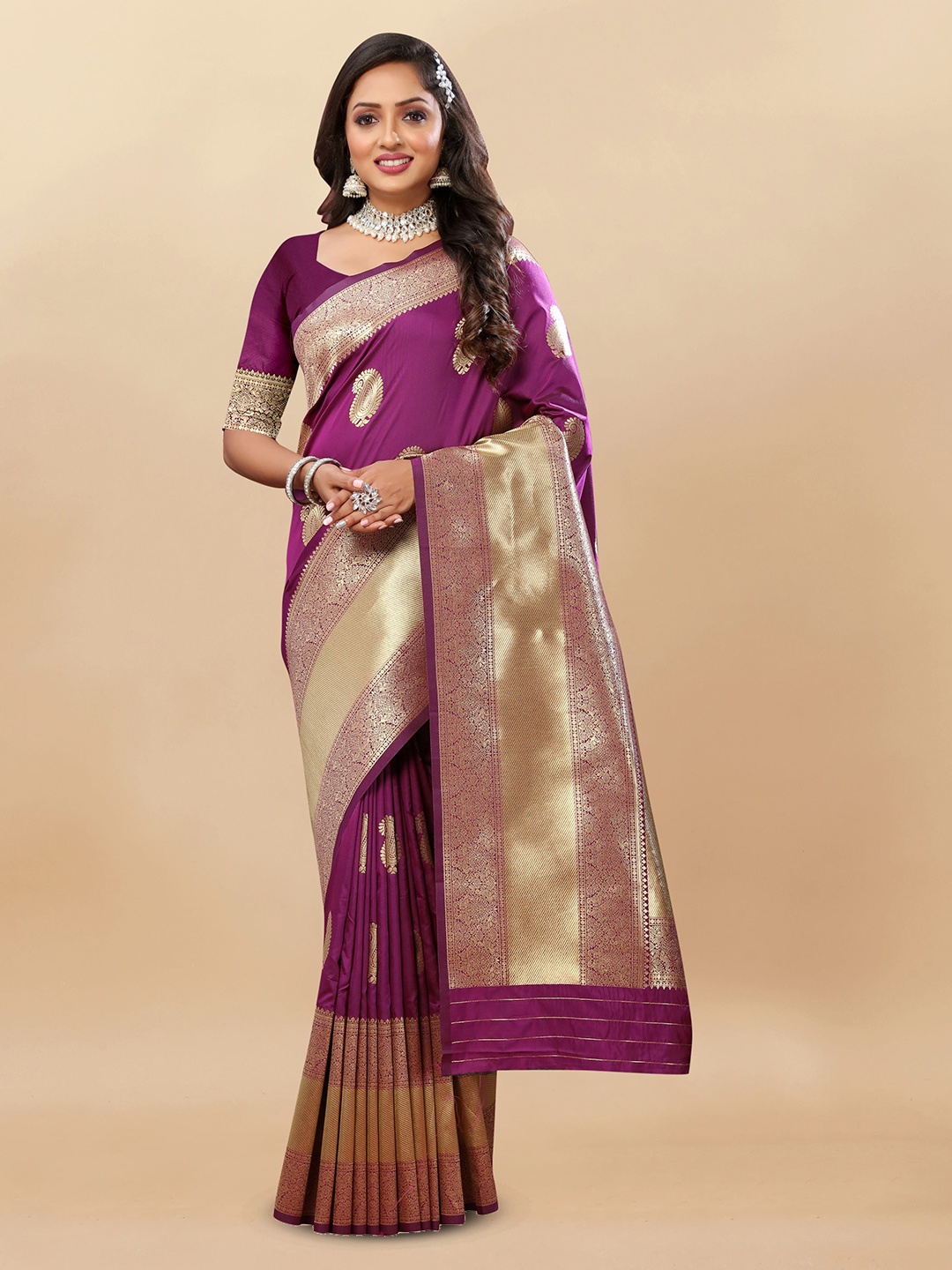 

Upalksh Paisley Motif Zari Woven Banarasi Saree, Burgundy
