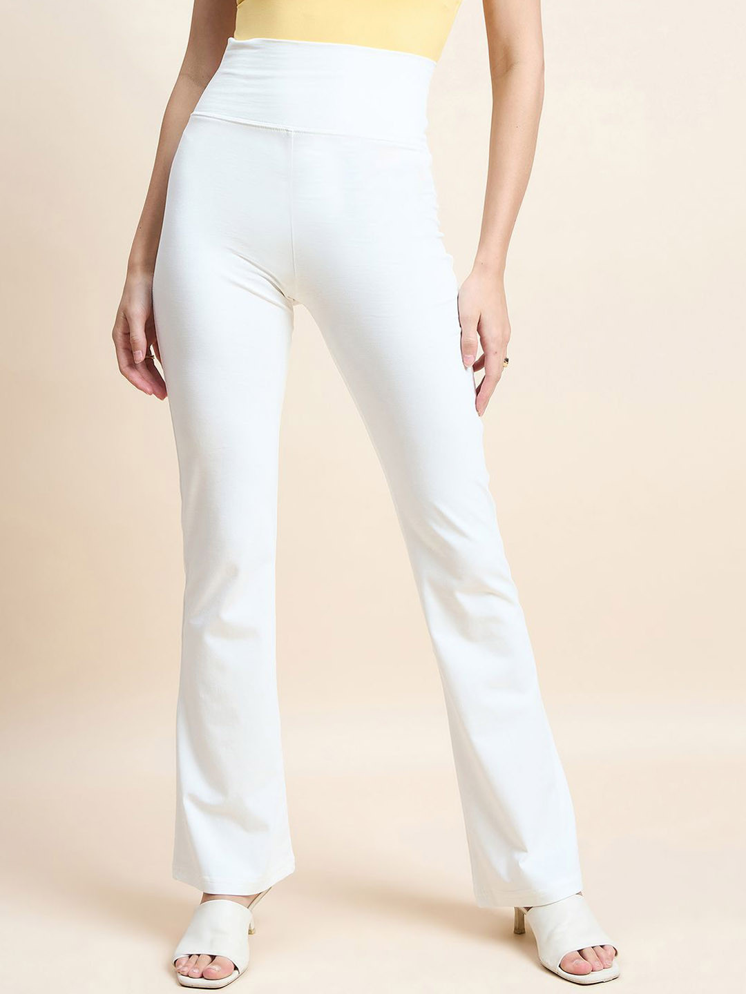 

98 Degree North Women Mid-Rise Cotton Leggings, Off white