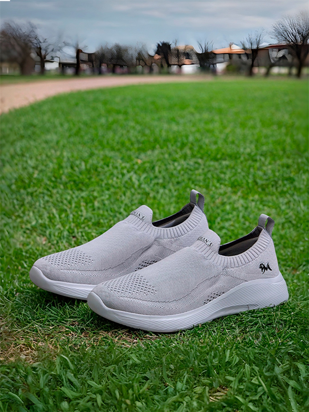 

NEEMANS Men Round Toe Support Insole Mesh Slip-On Sneakers, Grey