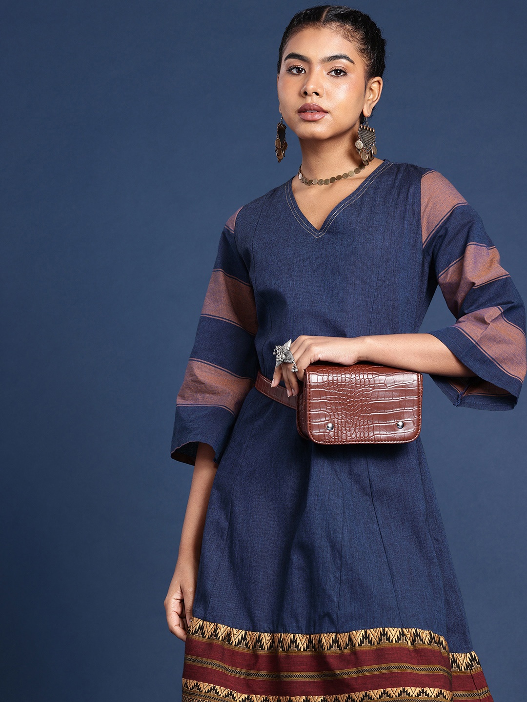 

Taavi V-Neck Woven Festive Ethnic Dresses, Blue