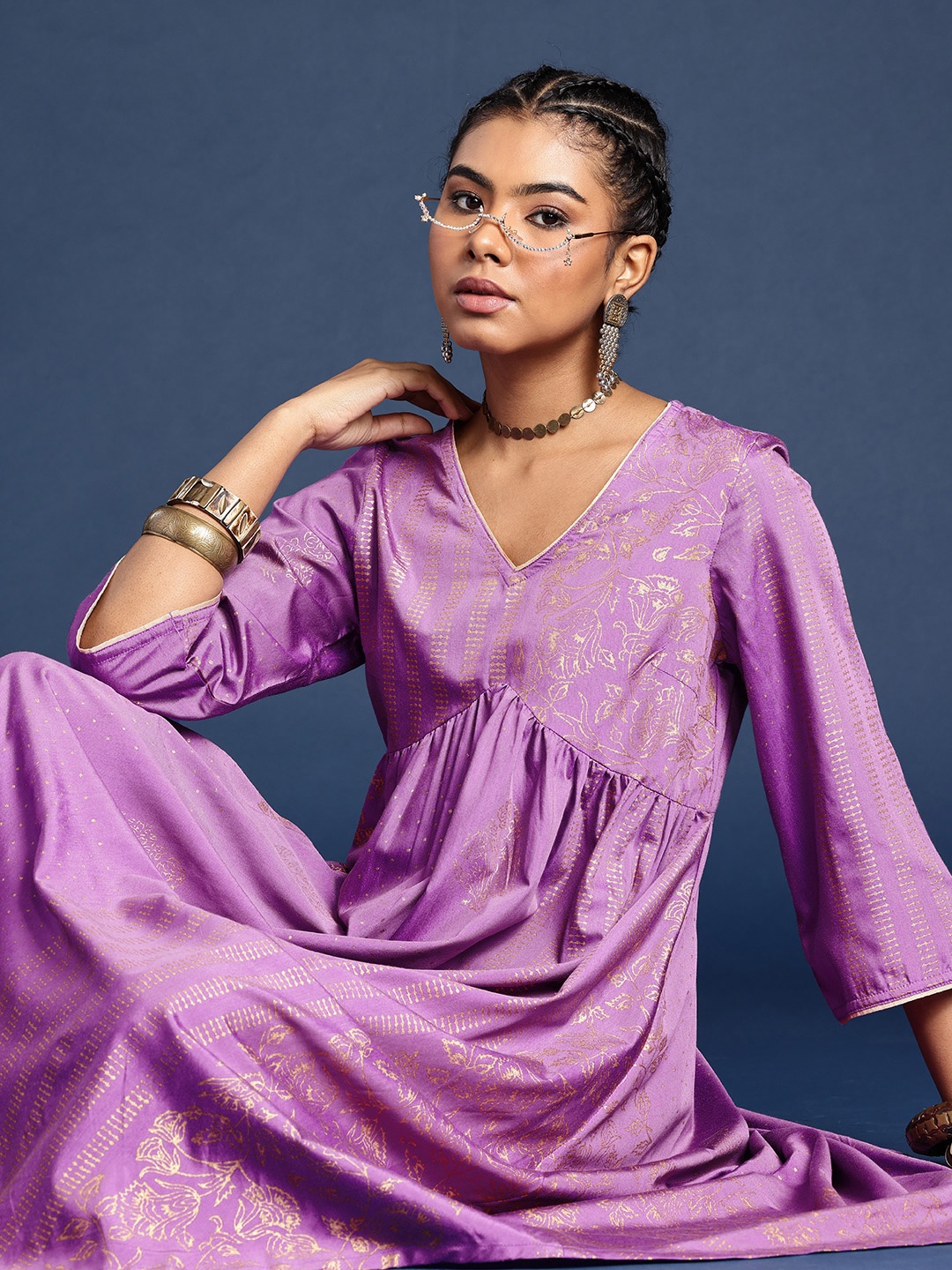 

Taavi Ethnic Motifs Printed V-Neck Festive Kurta, Lavender