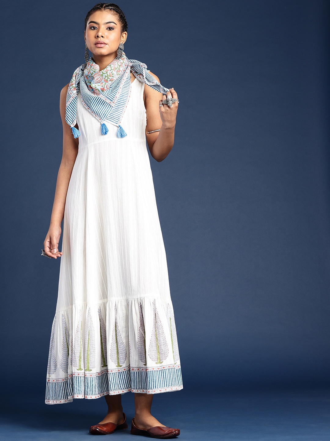 

Taavi Sanganeri Folk Self-Design Sleeveless Pure Cotton Maxi Dress With Scarf, White