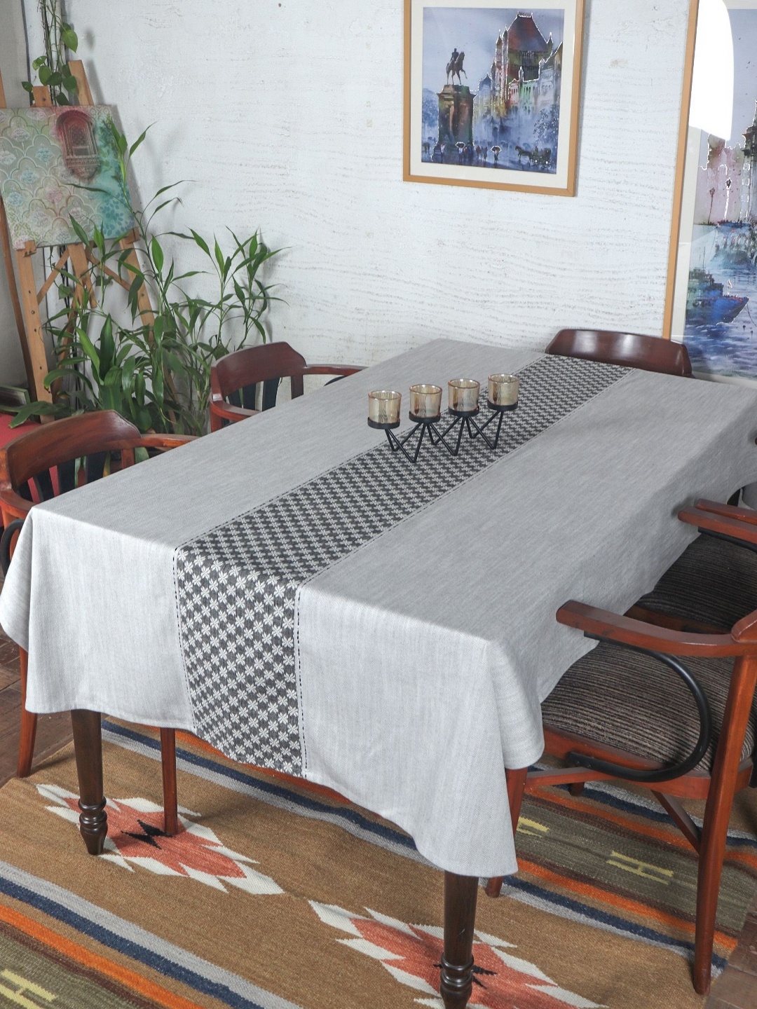 

ZEBA Black & Grey Flora Printed Patchwork Rectangle Shaped Table Cover
