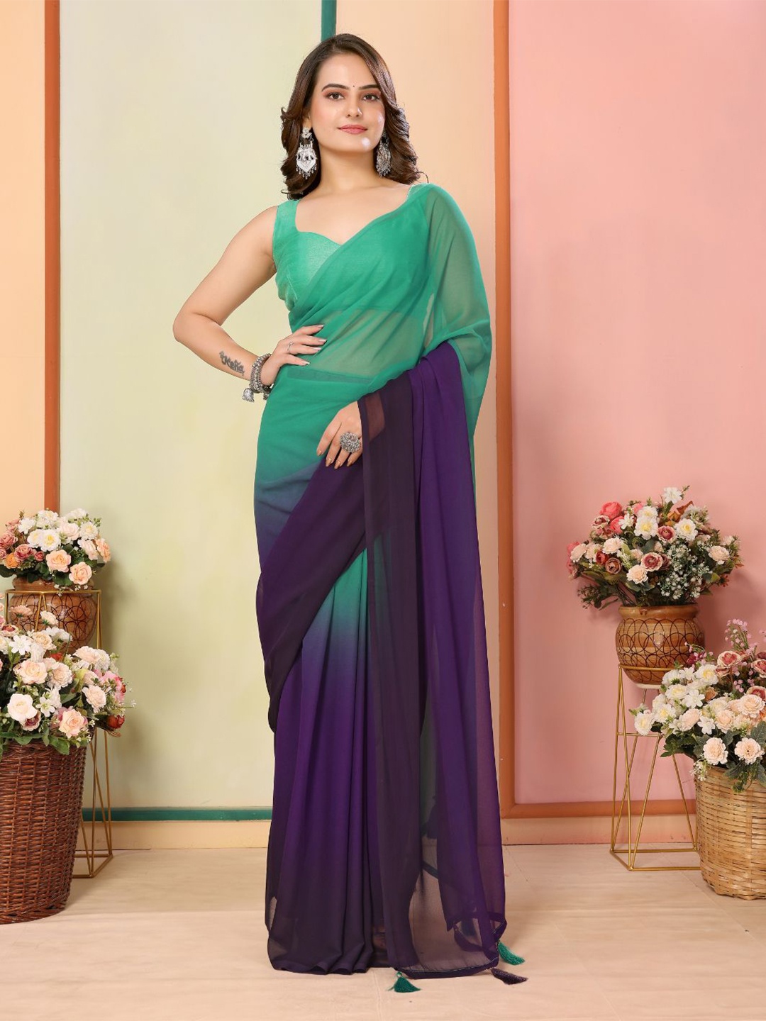 

VAIRAGEE Ready to Wear Ombre saree With No Border, Green