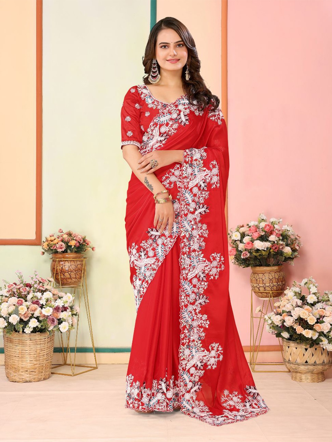 

VAIRAGEE Ethnic Motif Embroidered Saree, Red