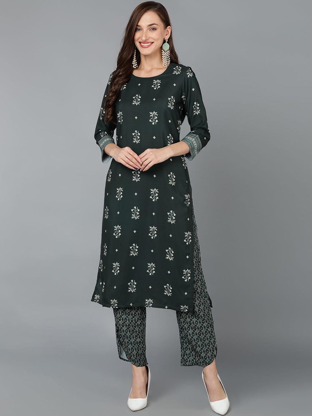 

KALINI Floral Printed Straight Kurta with Trousers, Green