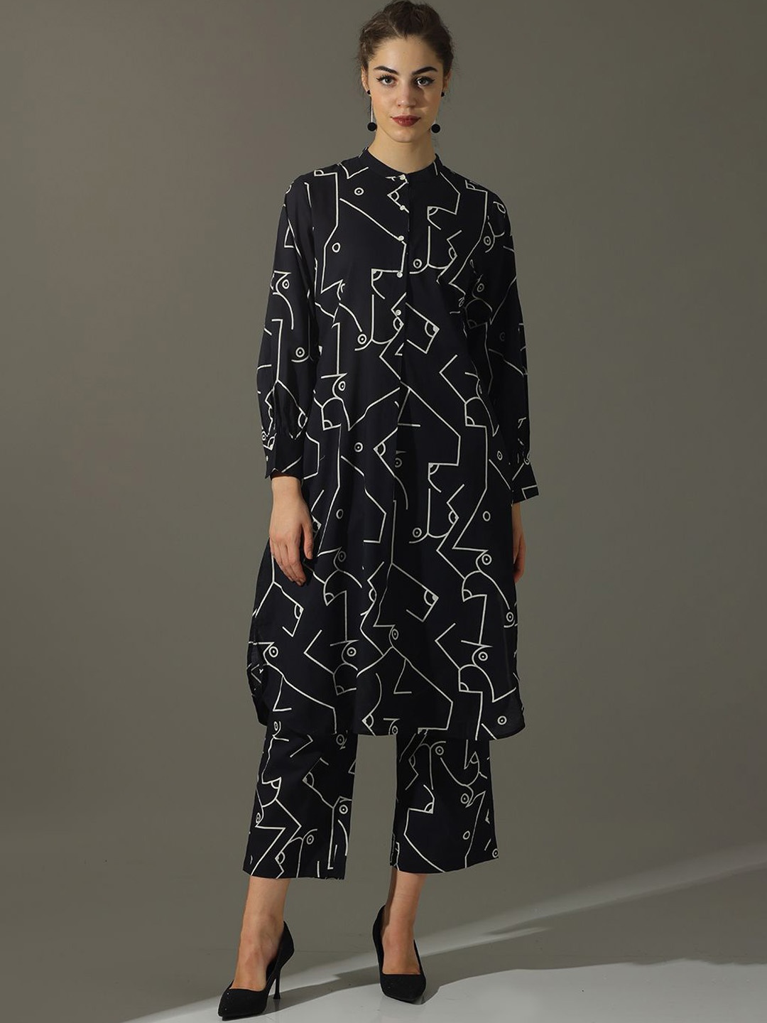 

Dora Dori Relaxed Fit Printed Pure Cotton Mandarin Collar Kurta & Trouser Sets, Black
