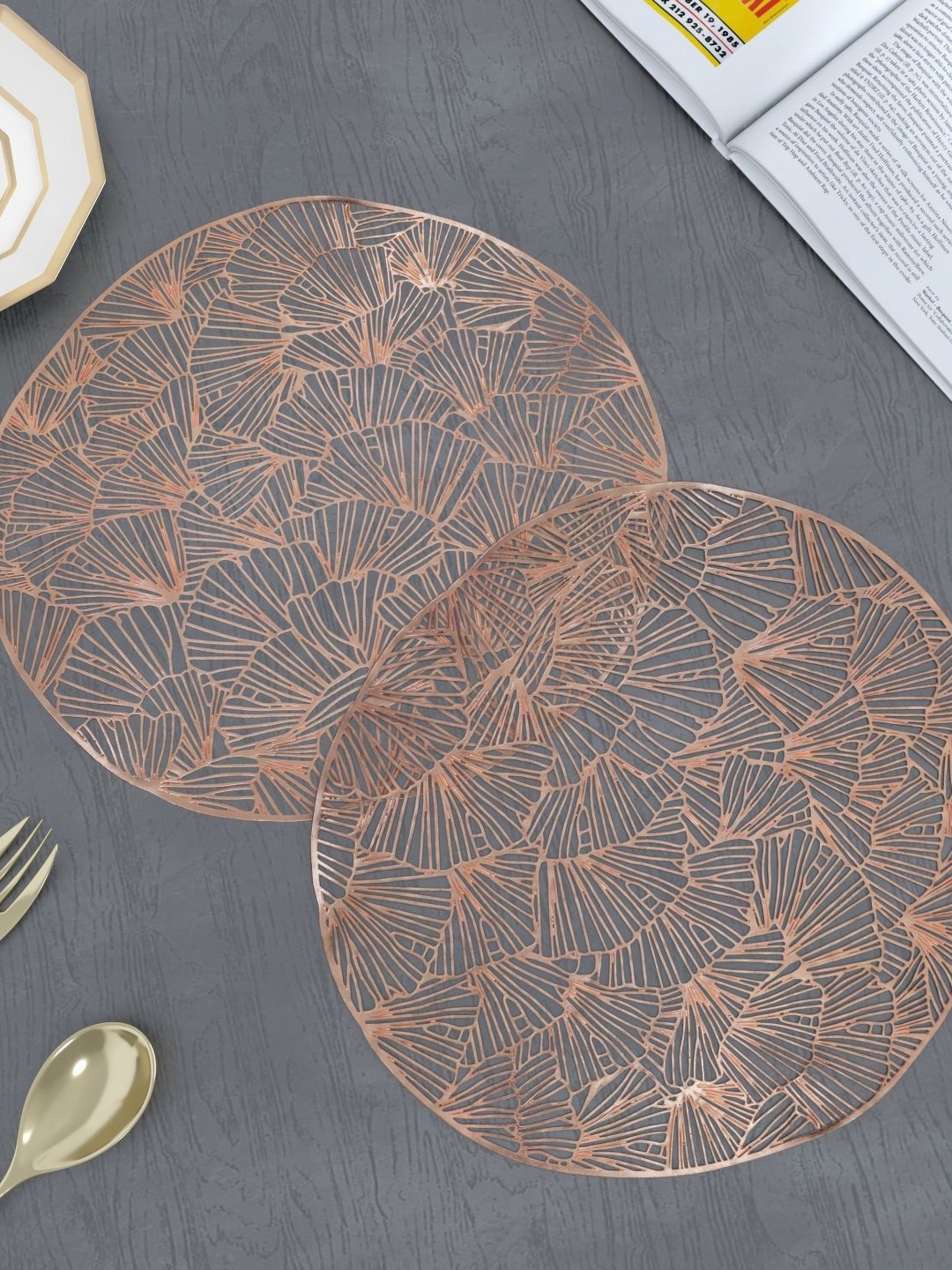 

GROKI Rose Gold 2 Pieces Textured Round Waterproof Table Placemats