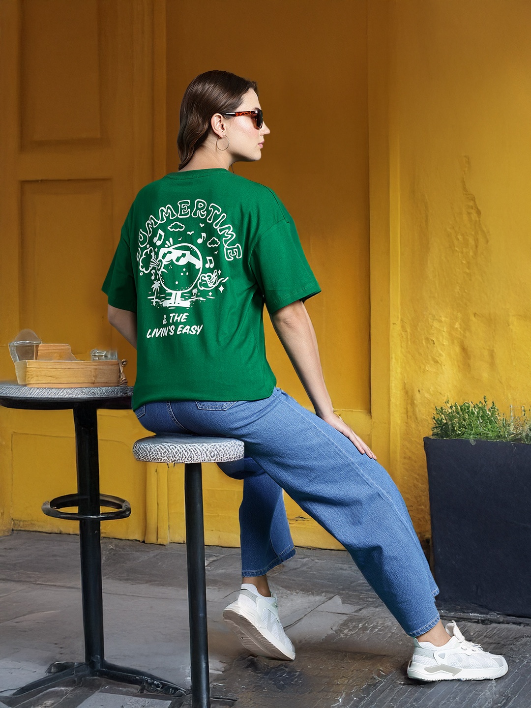

DressBerry Graphic Printed Drop-Shoulder Sleeves T-shirt, Green