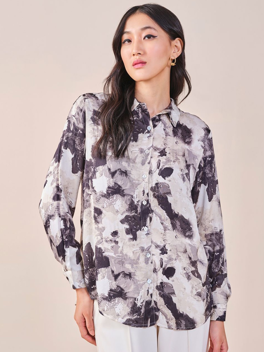 

AND Women Floral Print Long Sleeve Shirt Style Top, Black