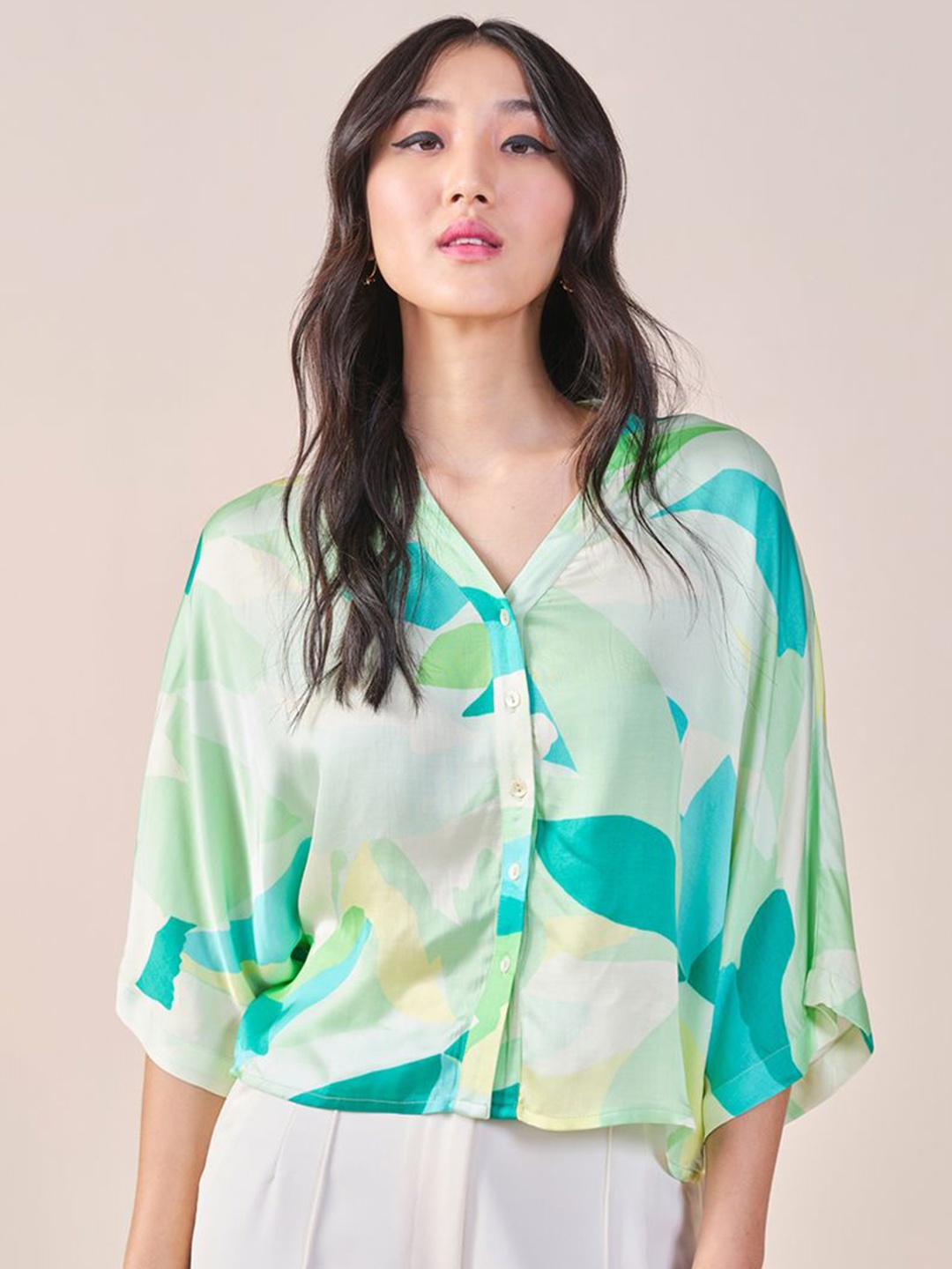 

AND viscose rayon tropical print shirt collar extended sleeves shirt style top, Green