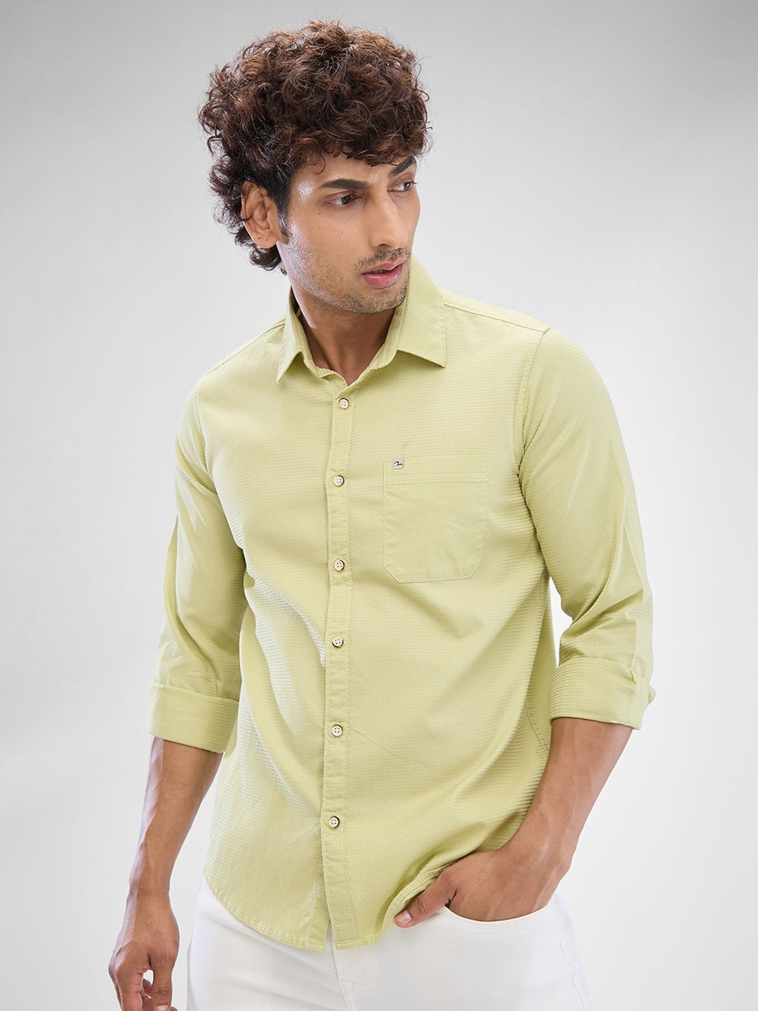 

SPYKAR Men Solid Slim Fit Opaque Casual Shirt, Green