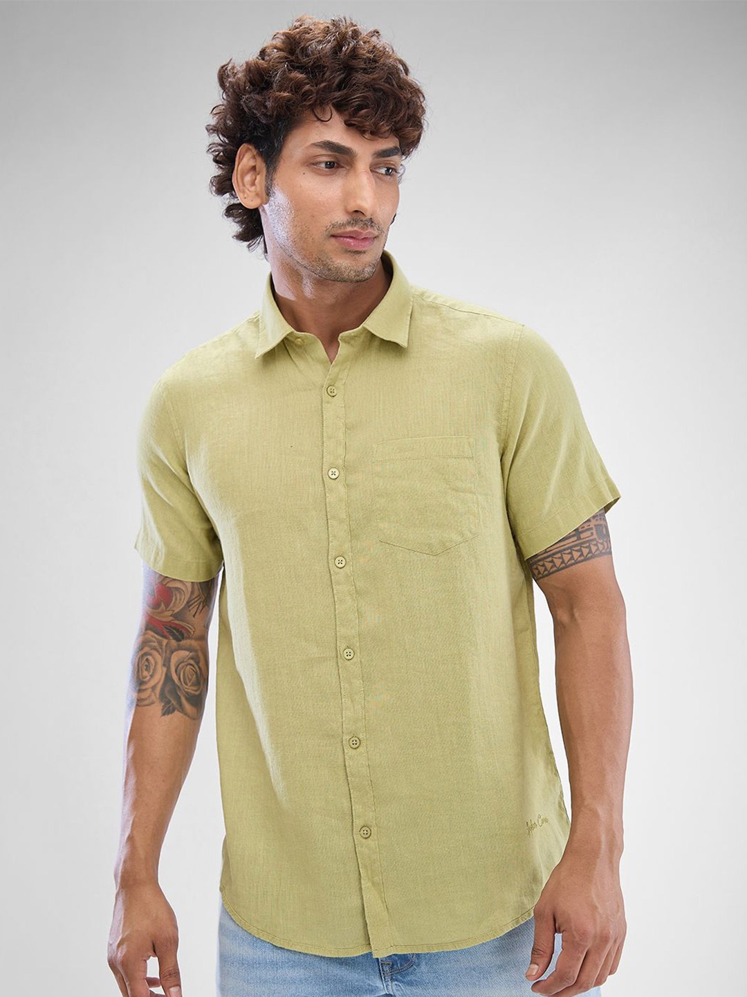 

SPYKAR Men Solid Spread Collar Slim Fit Casual Shirt, Green