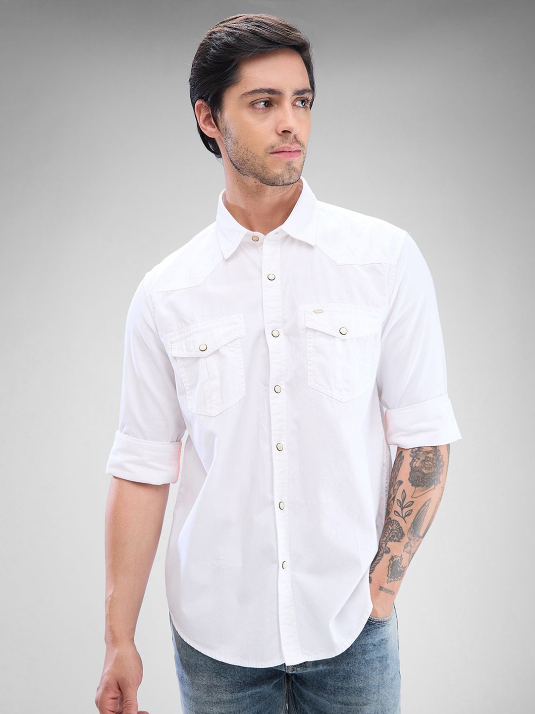 

SPYKAR Men Slim Fit Opaque Solid Spread Collar Casual Shirt, White
