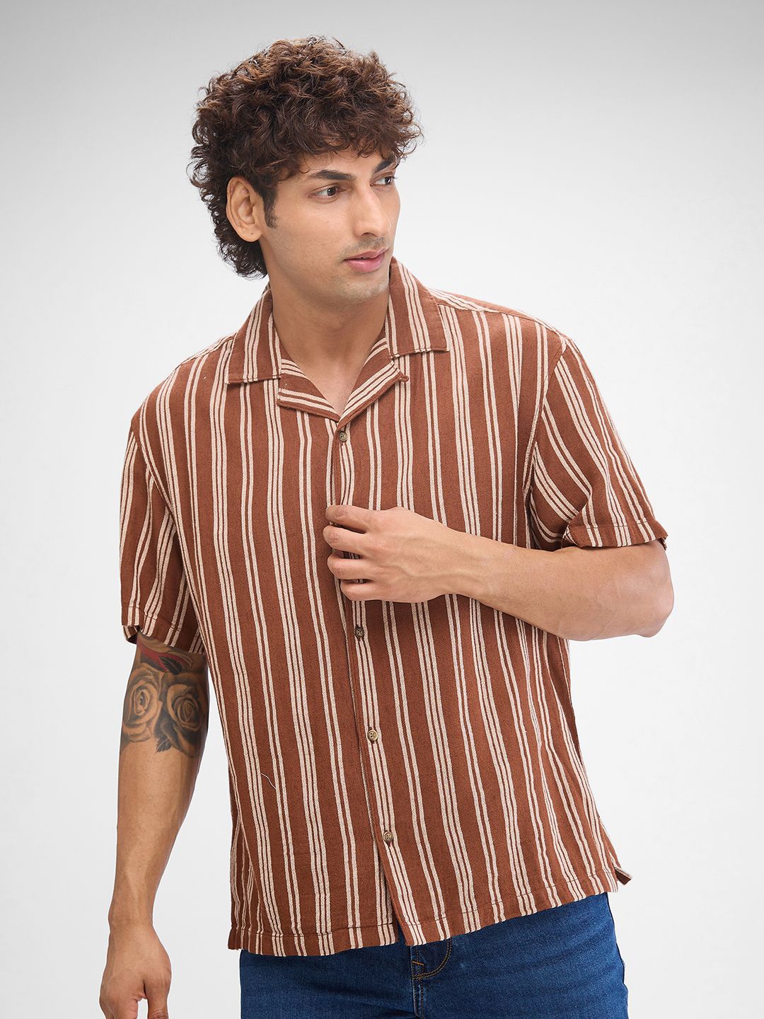 

SPYKAR Men Striped Cuban Collar Slim Fit Casual Shirt, Brown